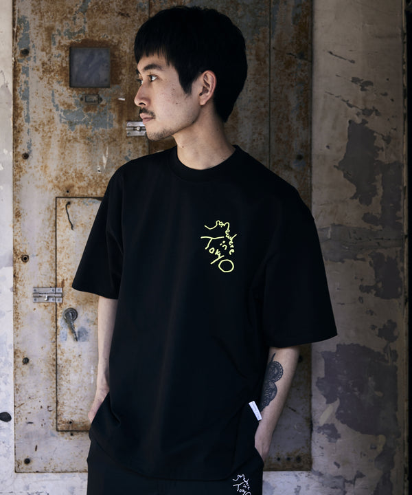 Small Logo Tee / Designed by Tomoo Gokita / Black x Yellow